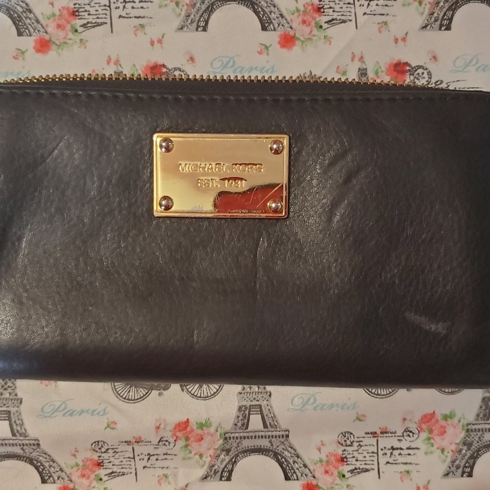 Michael kors wallet